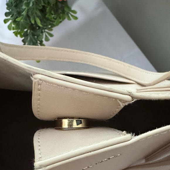 Michael Kors Blush Pink Travel Tote Bag with bag charm NWOT - Picture 4 of 8